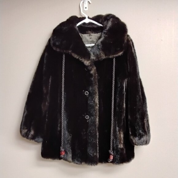 Sportowne Jackets & Blazers - Sportowne Vintage Women's Grandella ll Faux Fur Coat Size 10 #537